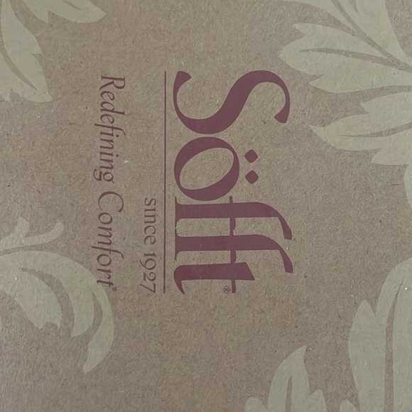 SOFFT brand snakeskins printed slip on mule. - Picture 6 of 7